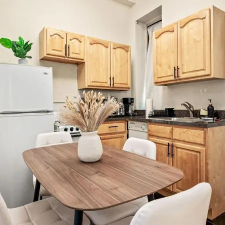 Charming 3br In Nyc Apartment New York