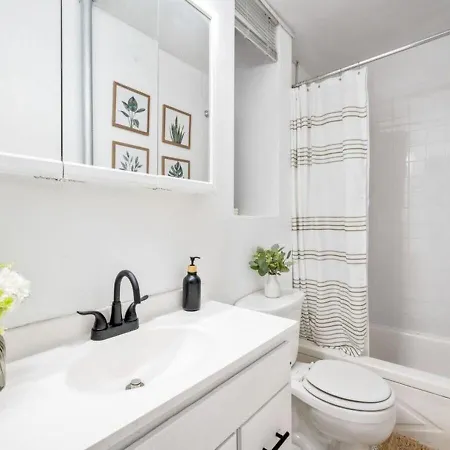 Charming 3br In Nyc New York