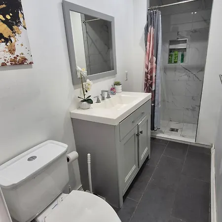 Relax And Unwind At Chic Bed-stuy Brownstone Apartment New York