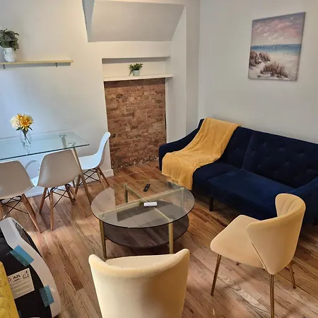 Relax And Unwind At Chic Bed-stuy Brownstone *