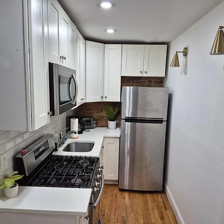 Relax And Unwind At Chic Bed-stuy Brownstone *