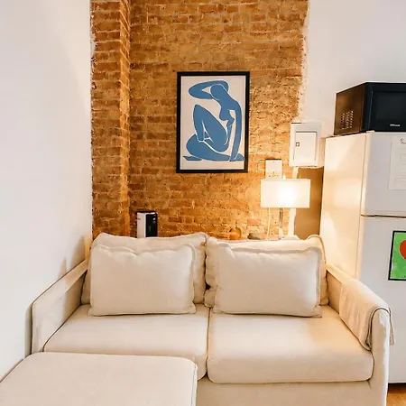 Elegant Upper East Side Retreat Near Park And The Met Apartment *