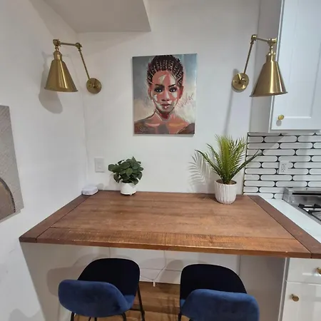Relax And Unwind At Chic Bed-stuy Brownstone Apartment