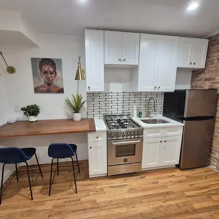 Relax And Unwind At Chic Bed-stuy Brownstone Apartment New York