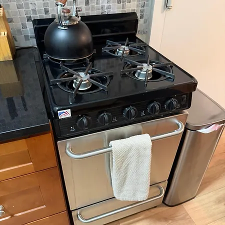Time Square Port Authority Hudson Yard Midtown West Super Convenient 1st Floor 1-bedroom