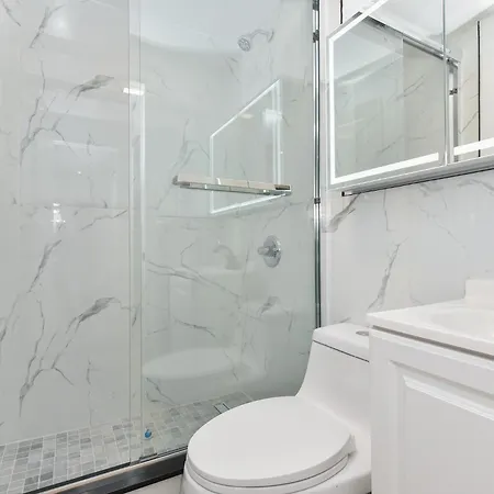 The Minute -3 Bedrooms -sleeps 13 * New York