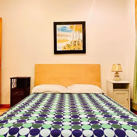 Quiet Les Designer Retro-chic Near Everything Guest house *