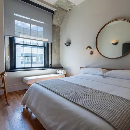 Sela V Hotel