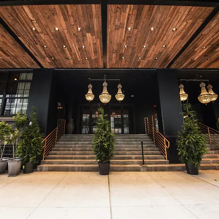 Sela V Hotel