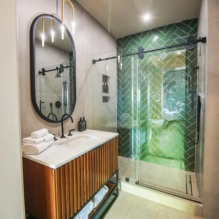 Hotel Sela V