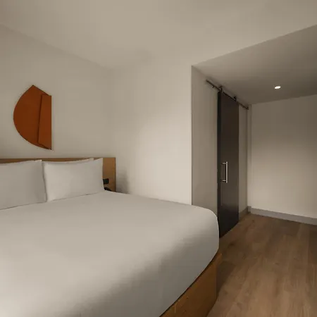 38 City, Tapestry Collection By Hilton 4* New York
