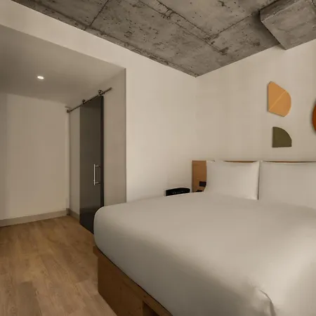 38 City, Tapestry Collection By Hilton Hotel New York