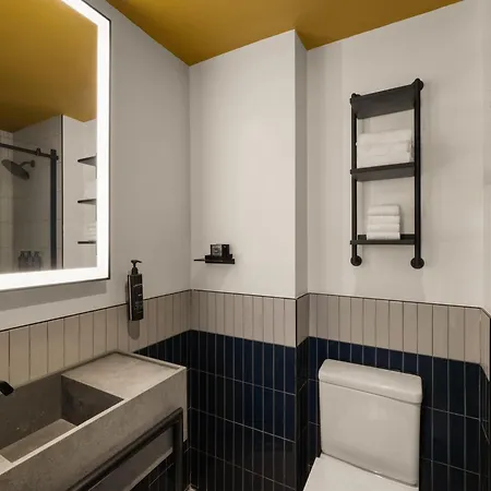 Hotel 38 City, Tapestry Collection By Hilton 4*