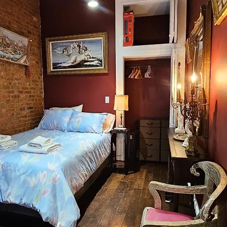 Homestay In A Luxurious Colonial Townhouse New York