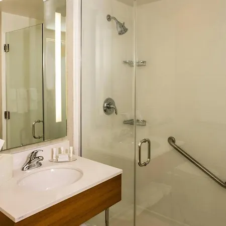 Springhill By Marriott Laguardia Airport Hotel
