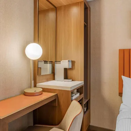 Cambria Times Square Hotel 3*