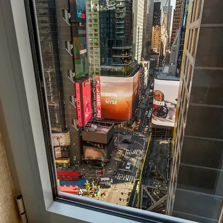 Cambria Times Square 3*