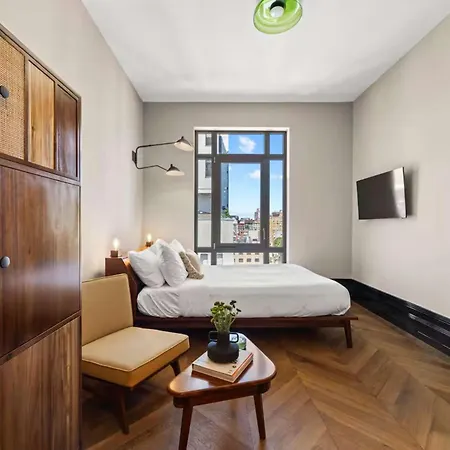 Freeman 703 By Rove Travel - With Shared Amenities New York