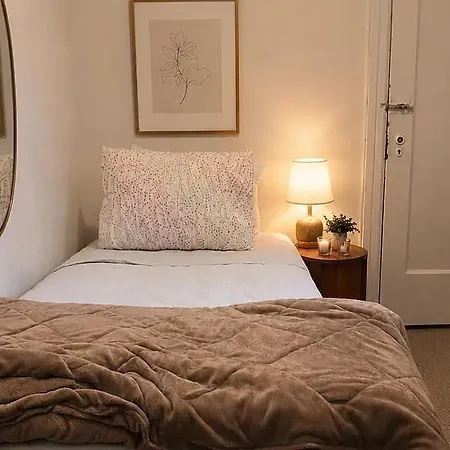 Luxury Pre-war Townhouse Bronx 5br Holiday home New York