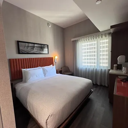 Cambria Times Square 3*
