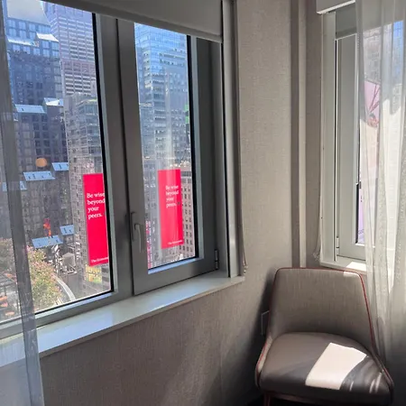 Cambria Times Square Hotel 3*