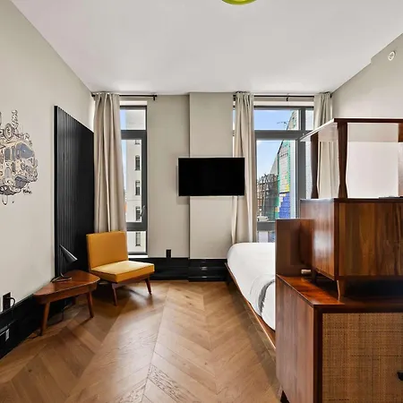 Freeman 301 By Rove Travel - With Shared Amenities * New York