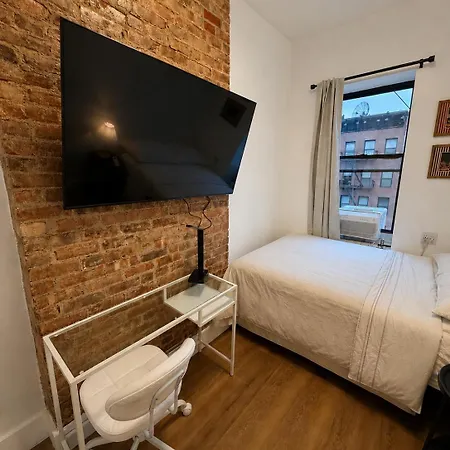 The Revival Near Times Square Guest house New York