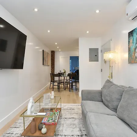The Minute -3 Bedrooms -sleeps 13 New York