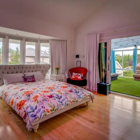 Holiday home Bayside Queens 6br Gated With Private Heated Pool Game And Water Views *