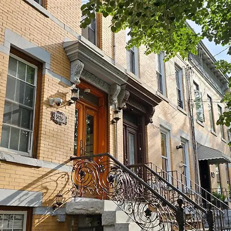 Homestay In A Luxurious Colonial Townhouse New York