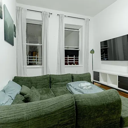 Modern 2br Near Laguardia & Subways