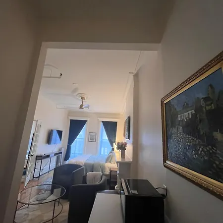 Friends & Family - Harlem Guest house