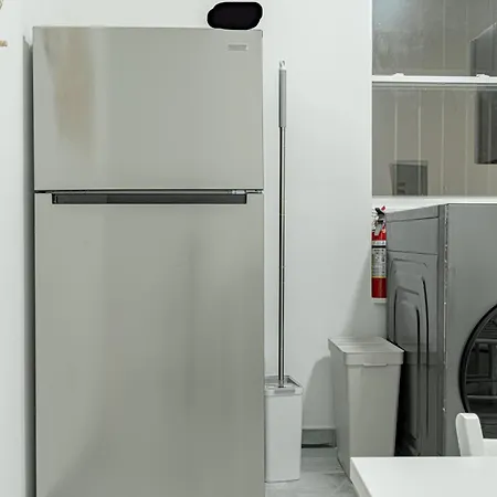 Modern 2br Near Laguardia & Subways Aparthotel *