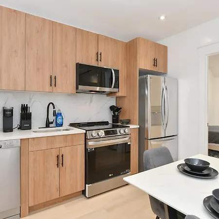 Designer Seaport - Sleeps 14 *