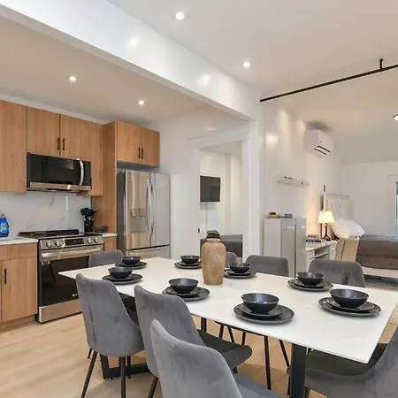 Aparthotel Designer Seaport - Sleeps 14