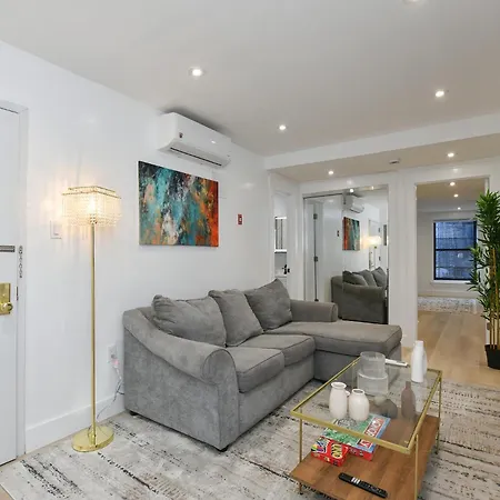 The Minute -3 Bedrooms -sleeps 13 * New York