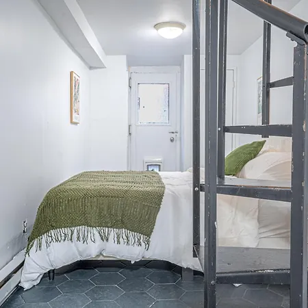 Aparthotel Charm 2bd In Upper East Side With Backyard New York