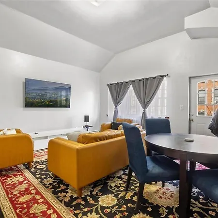 Spacious 3br Bronx 2ba Near Yankee Stadium & Nyc Holiday home *