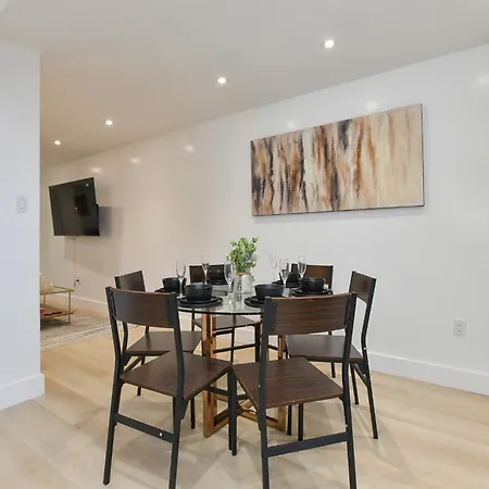 The Minute -3 Bedrooms -sleeps 13