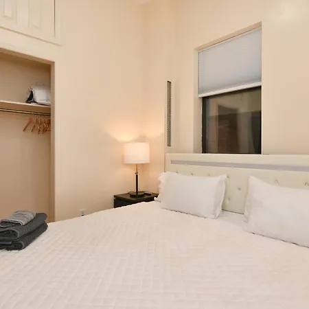 Cozy 2br Haven Right Above Park