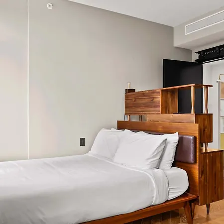 Freeman 301 By Rove Travel - With Shared Amenities * New York