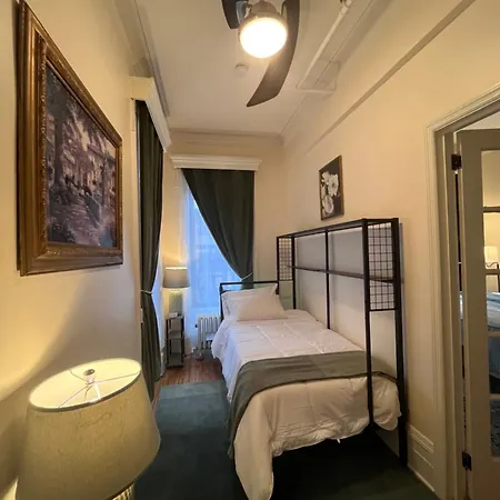 Friends & Family - Harlem Guest house *