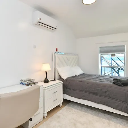 Designer Seaport - Sleeps 14 * New York