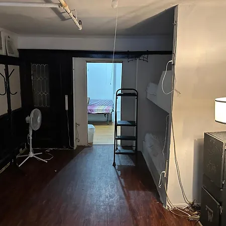 The Brooklyn Riviera Hostel *