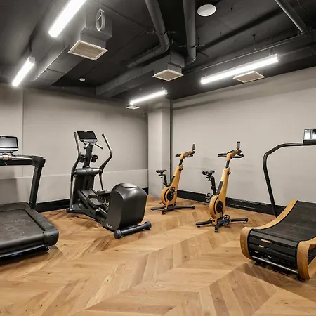 Freeman 702 By Rove Travel - With Shared Amenities New York