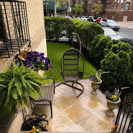Holiday home Luxury Pre-war Townhouse Bronx 5br *