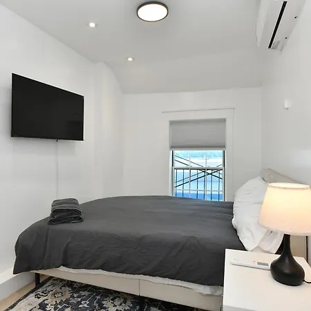 Aparthotel Designer Seaport - Sleeps 14
