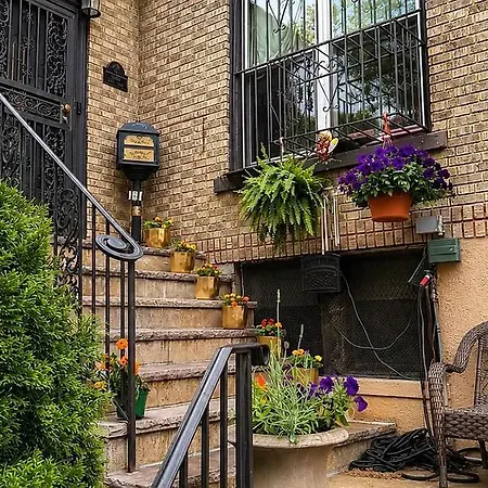 Luxury Pre-war Townhouse Bronx 5br New York