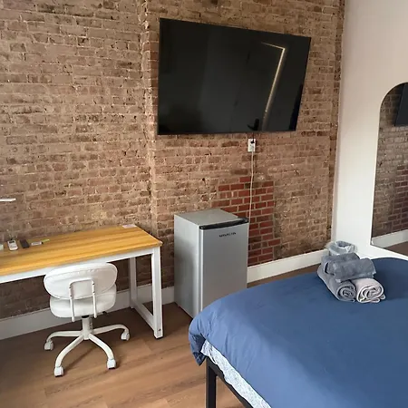 The Revival Near Times Square Guest house