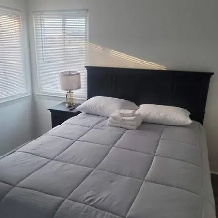 Cozy Queens Ny Near Jfk Sleeps 4 Comfortable 3 Bedroom With Great Wifi Quiet Residential Location